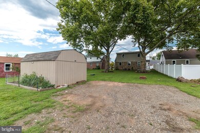 816 W 4th St, Lansdale, PA 19446 - photo 5