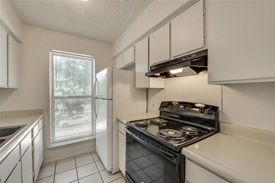 3824 Cibolo Dr unit 122B, Fort Worth, TX 76133 - photo 5