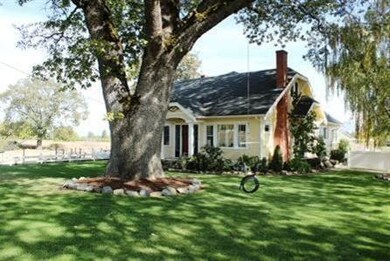 794 Old Stage Rd, Central Point, OR 97502 - photo 3