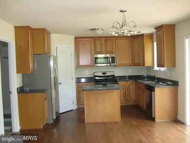 9135 Davene Ln, Laurel, MD 20723 - photo 5