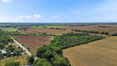 4410 Ploetz Rd, Seguin, TX 78155 - photo 2