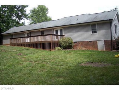 2246 Cedarwood Ct, Asheboro, NC 27205 - photo 2