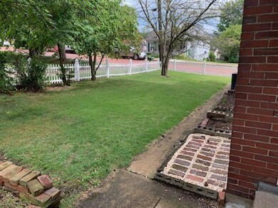 Level side yard