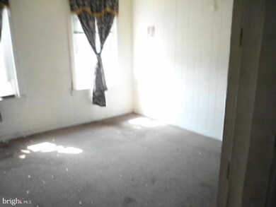 843 Pine St, Camden, NJ 08103 - photo 5