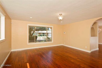 5 Living Room