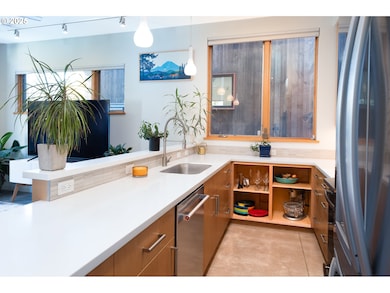 2747 Friendly Aly, Eugene, OR 97405 - photo 4