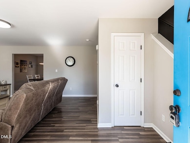 004-1280x960-foyer-entry