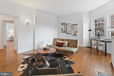 101 W 39th St, Baltimore, MD 21210 - photo 5