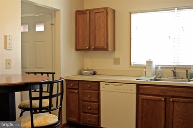 314 Barrington Ct, Palmyra, PA 17078 - photo 2