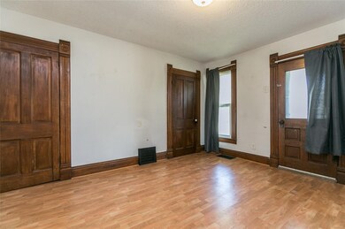 121 Main St, Center Point, IA 52213 - photo 5