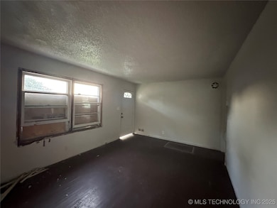 2320 W Easton Ct, Tulsa, OK 74127 - photo 2