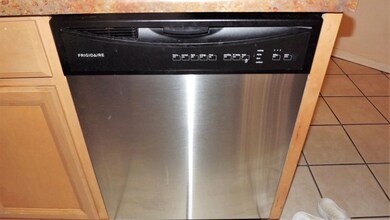 10866 W Santa fe Dr, Sun City, AZ 85351 - photo 6