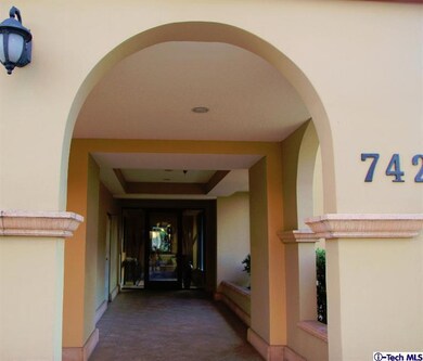 742 Locust St unit 302, Pasadena, CA 91101 - photo 2