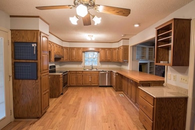 402 Barberry Dr NW, Cleveland, TN 37312 - photo 3