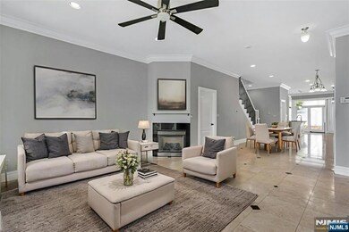 Living/Dining Room 1