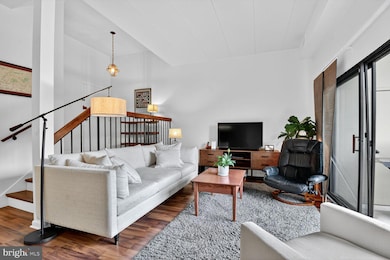 126 Roberts Ln unit 101, Alexandria, VA 22314 - photo 6