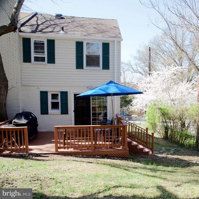 2812 Jefferson Dr, Alexandria, VA 22303 - photo 2