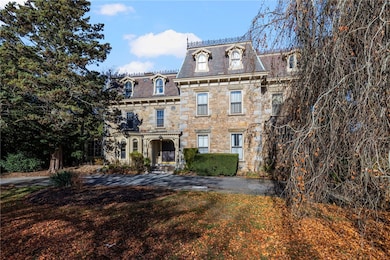 66 Webster St unit 9, Newport, RI 02840 - photo 2