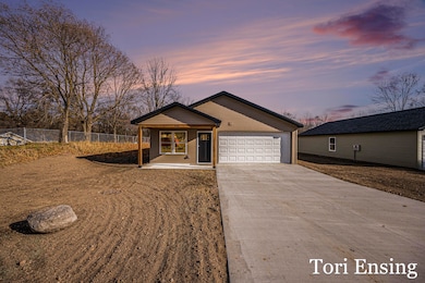 908 Moulton St, Belding, MI 48809 - photo 2