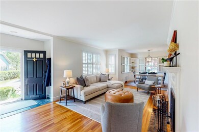 17 Marbury Ave, Pawtucket, RI 02860 - photo 4