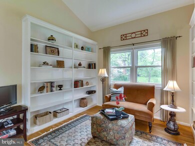 1826 Deer Dr, McLean, VA 22101 - photo 6