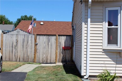 20 Winter St, Pawtucket, RI 02860 - photo 2