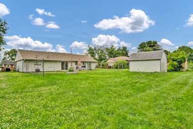 2149 Westline Dr, Columbus, IN 47203 - photo 3