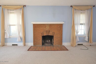 312 Riverview-4