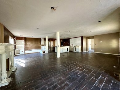 1115 Wheelock St, McComb, MS 39648 - photo 4