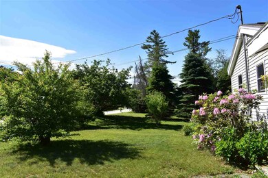 7 Crescent St, Plymouth, NH 03264 - photo 3