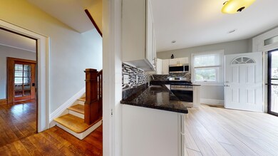 1863 Bryden Rd, Columbus, OH 43205 - photo 3