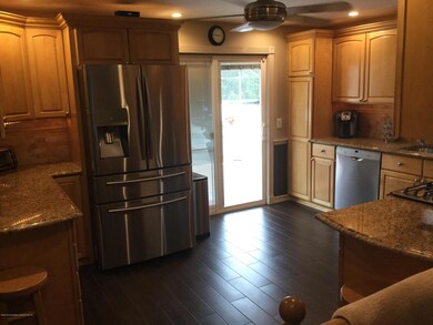 2039 S Railroad Ave, Staten Island, NY 10306 - photo 3