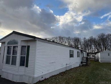 342 Stonehedge Ct, Johnstown, PA 15904 - photo 2