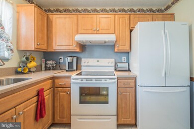 822 Sleepy Hollow Ct, Edgewood, MD 21040 - photo 3