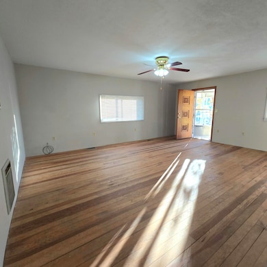 1335 Lakeview Ave, Klamath Falls, OR 97601 - photo 5