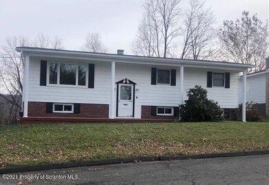 39 Highland Dr, Hanover Township, PA 18706 - photo 2