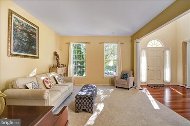 8513 Summershade Dr, Odenton, MD 21113 - photo 5