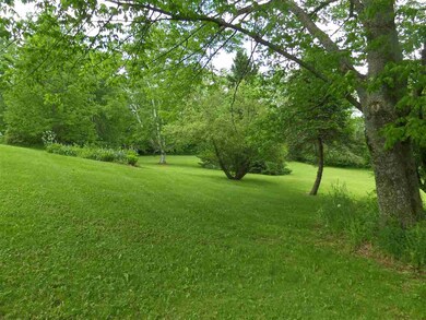 252 Donahue Rd, Graniteville, VT 05654 - photo 2