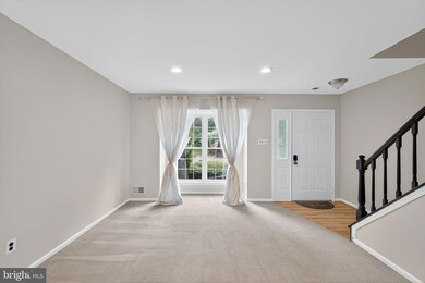 142 Leedom Way unit 33, Newtown, PA 18940 - photo 2