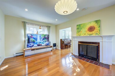 3520 159th St, Flushing, NY 11358 - photo 4