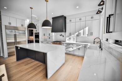 194 N Myrtle Ave, Elmhurst, IL 60126 - photo 2