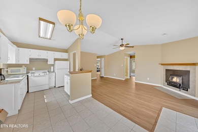 8040 Walt Way, Corryton, TN 37721 - photo 6