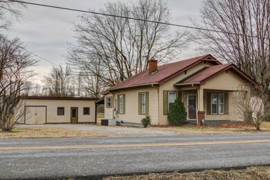 305 S Russell St, Portland, TN 37148 - photo 4