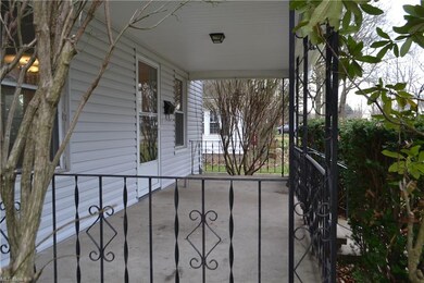 This spacious porch will hold plenty of summer fur