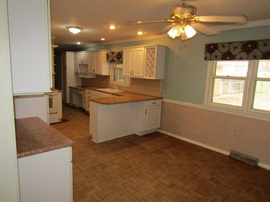 1110 S Jefferson St, Hugoton, KS 67951 - photo 4