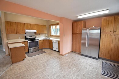 406 6th Ave SW, Independence, IA 50644 - photo 5