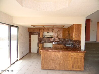 023-251747 Kitchen