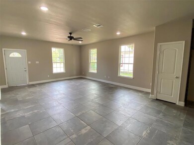 606 Atlantic St, Cleburne, TX 76031 - photo 6