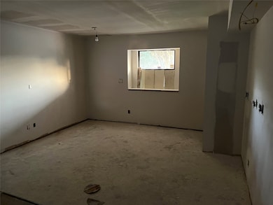 8606 Parkhill Forest Dr, Houston, TX 77088 - photo 5