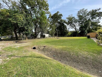 937 Dewalt St, Houston, TX 77088 - photo 3